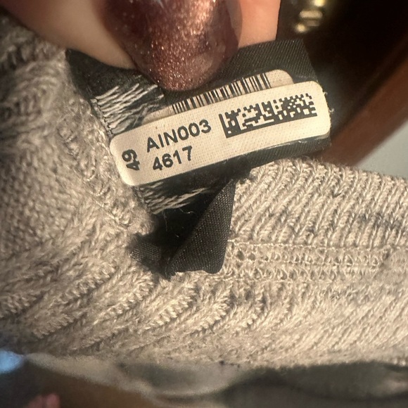 Vince Gray Crew Neck Sweater - Picture 2 of 4